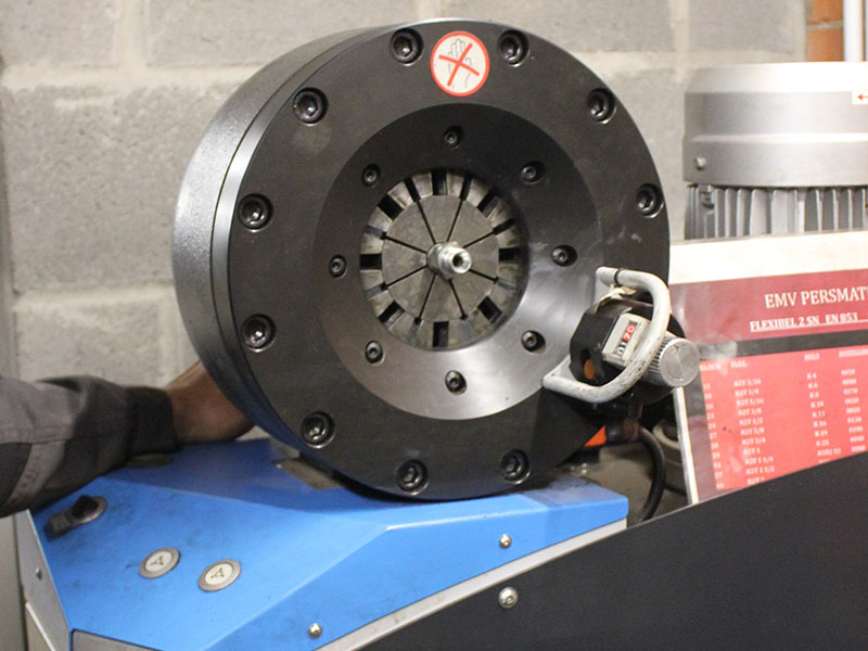 Diensten Persen van hydrauliekslangen, Garage Ribbens Wuustwezel